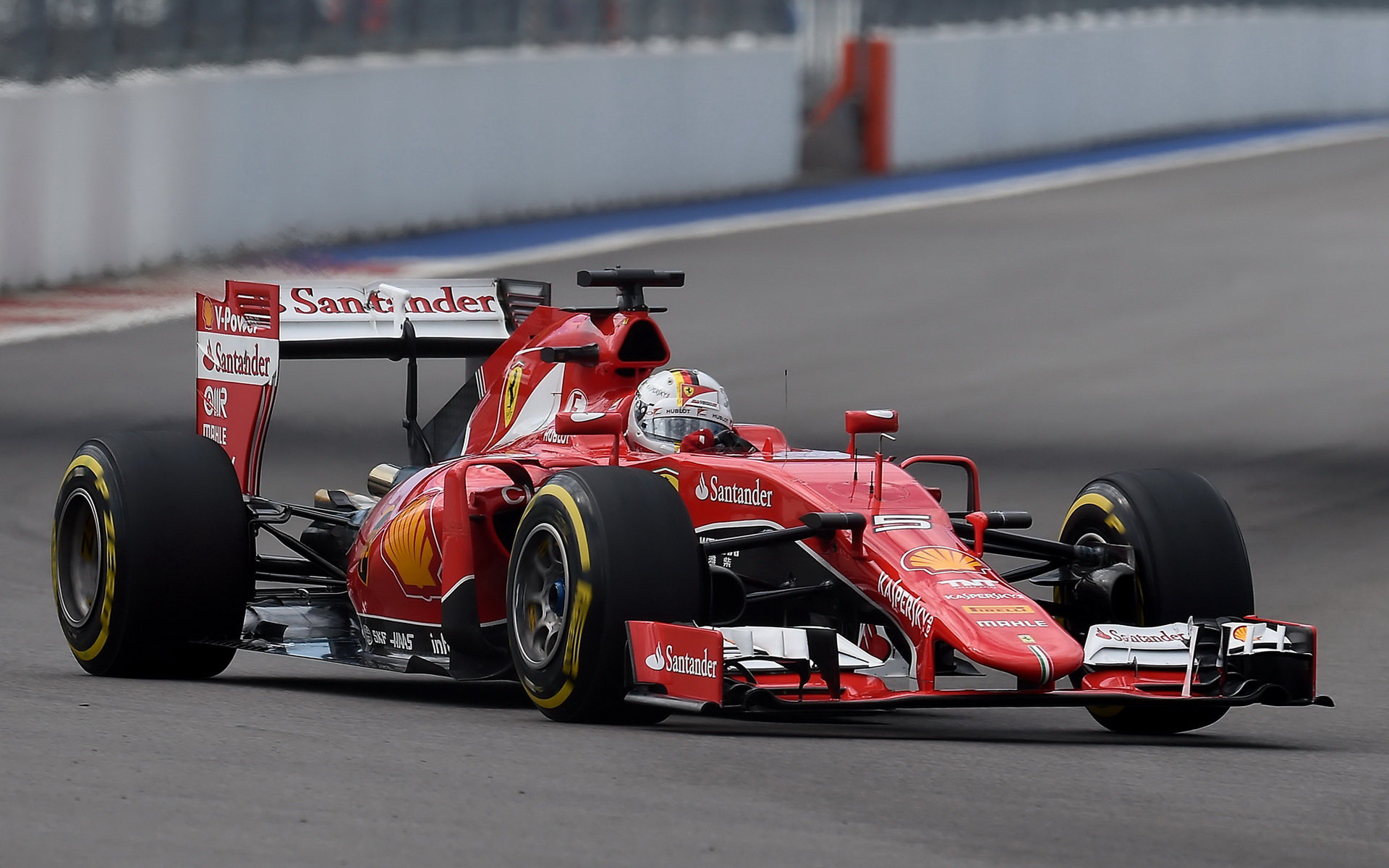 Ferrari v závěru sezóny začíná kalkulovat