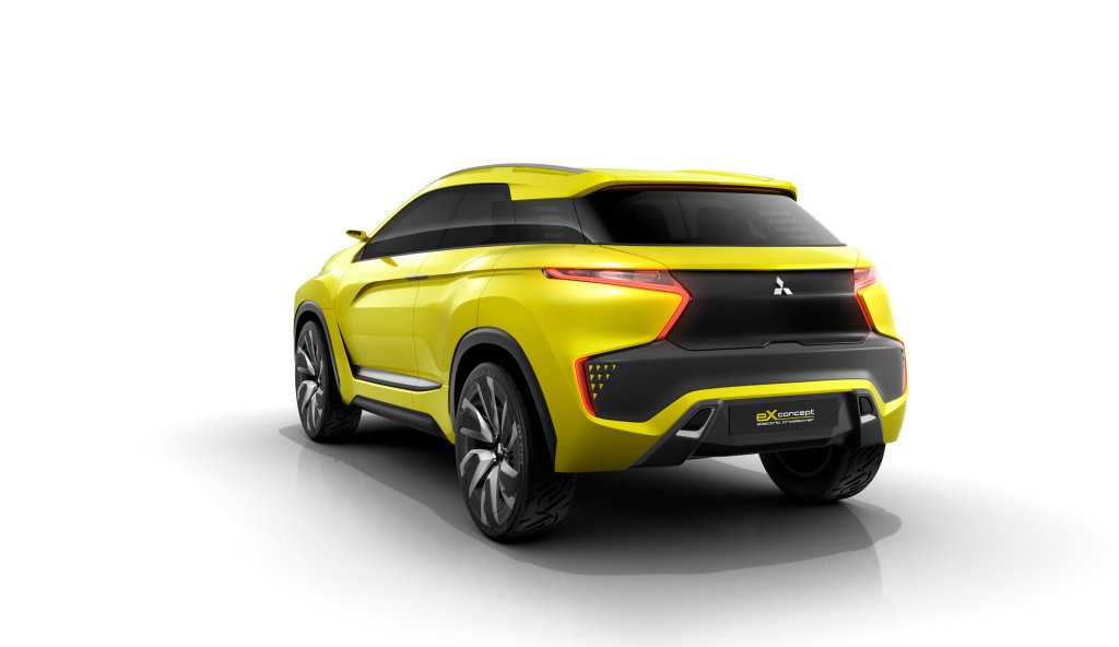 Žlutý lak příjemně kontrastuje s černými plochami, Mitsubishi eX.