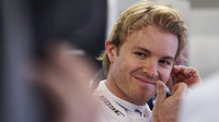 Nico Rosberg se raduje s pole position v kvalifikaci v Soči
