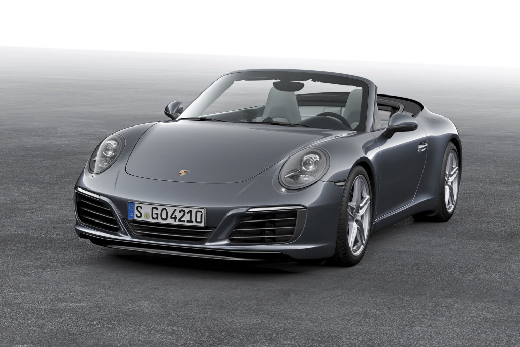 Upravená přední světla i nový nárazník, omlazené Porsche 911.