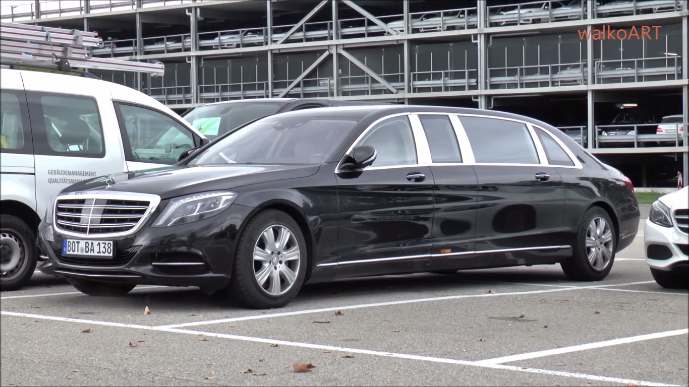 Mercedes-Maybach S6000 Pullman byl spatřen na německém parkovišti během testovacích jízd.