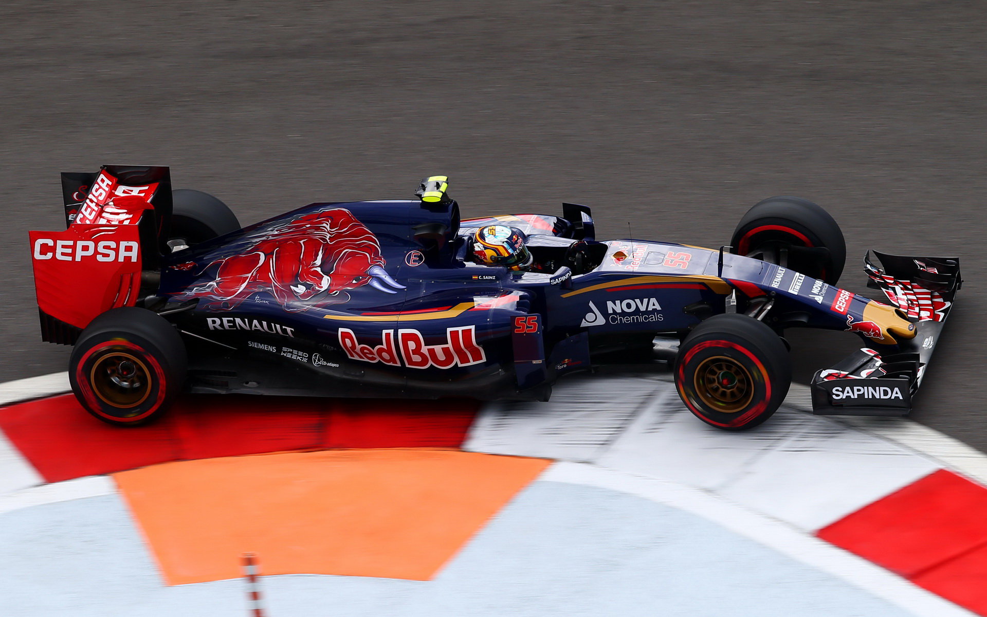 Carlos Sainz v Soči, uvidíme jej zítra na startu závodu? A co teprve Toro Rosso příští rok?