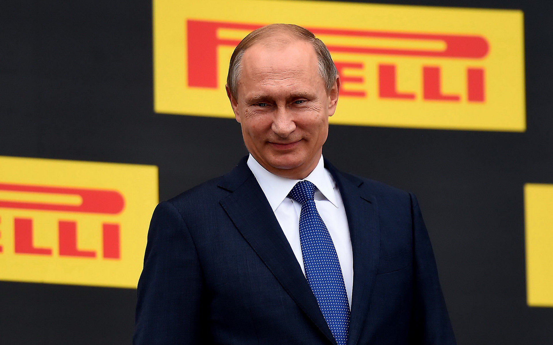 Preziden Ruska Putin na pódiu v Soči
