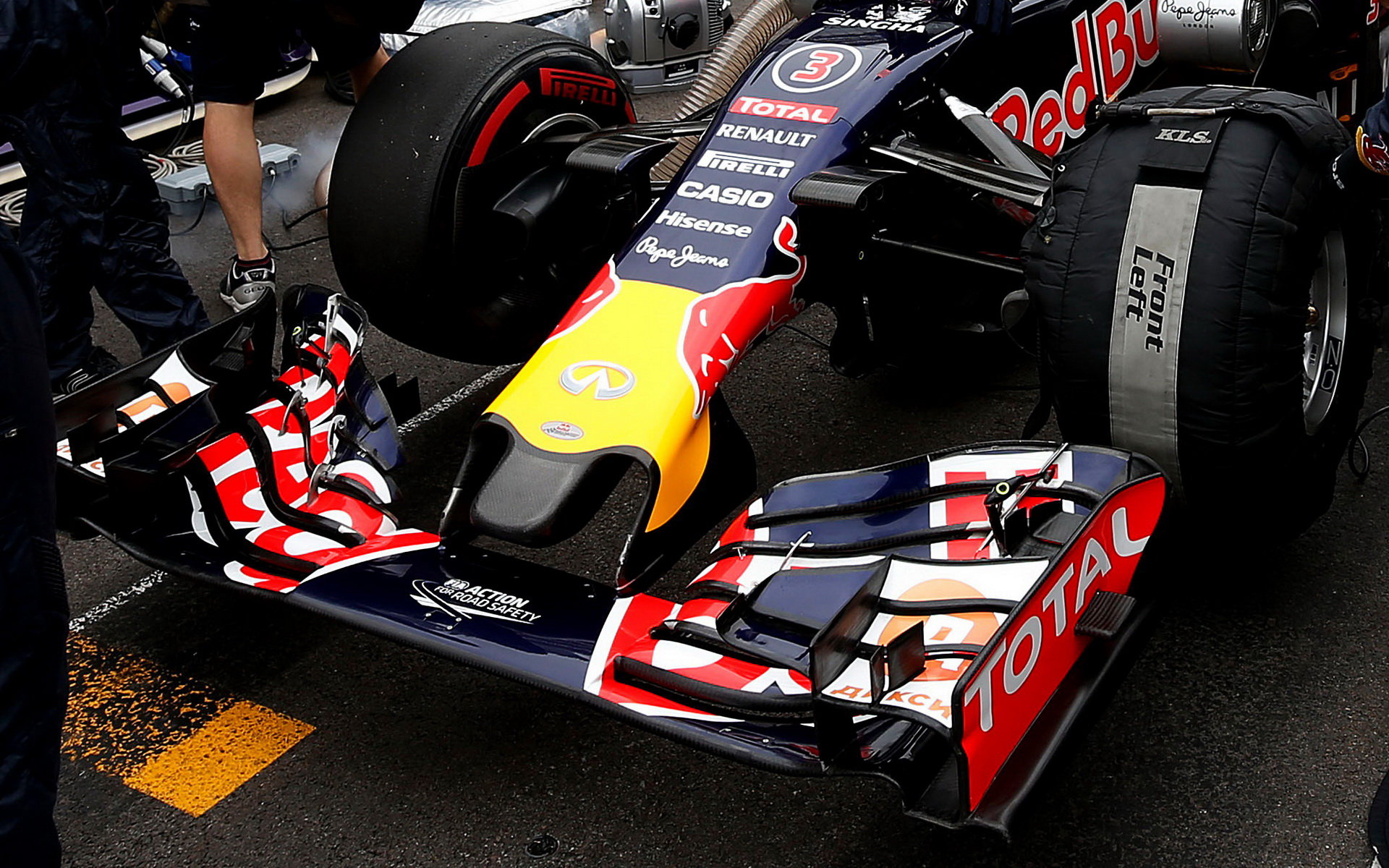 Přední křídlo vozu Red Bull | Red Bull RB11 - Renault v Soči