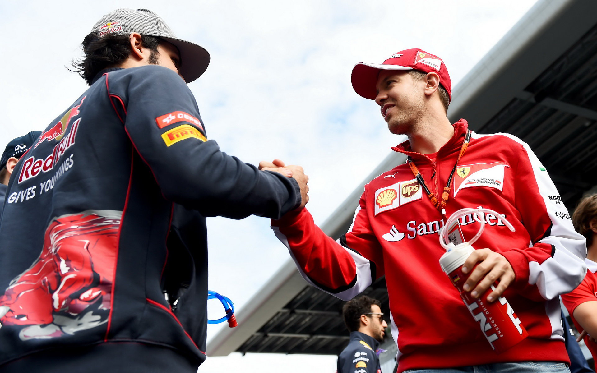 Carlos Sainz a Sebastian Vettel v Soči
