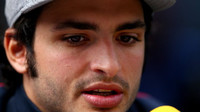 Carlos Sainz jr. tvrdí, že nový motor se pro poslední závody nevyplatí