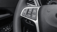 Novinkou u automobilů Lada je multifunkční volant, Lada Vesta.