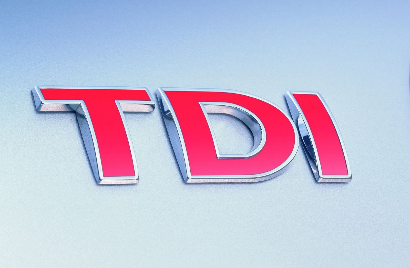 Logo motorů TDI koncernu Volkswagen.