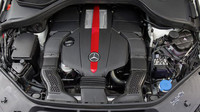 Dvakrát přeplňovaný třílitrový šestiválec dává 367 koní, Mercedes-Benz GLE 450 AMG.