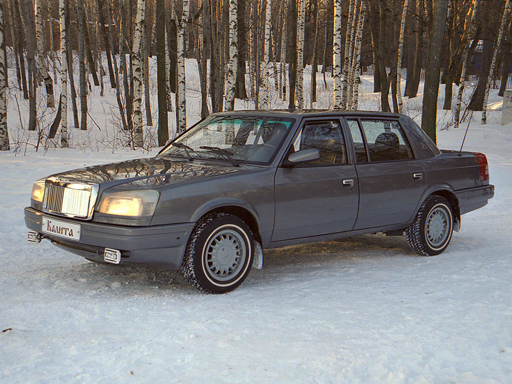Netradičně tvarovaný sedan Ivan Kalita řady 2142 už byl jen labutí písní Moskviče.