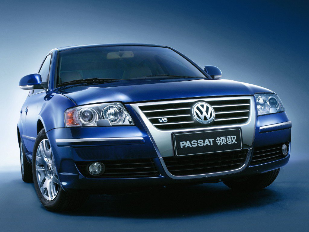 Logo V6 naznačuje, že máme co dělat s vrcholným modelem, Volkswagen Passat Lingyu.