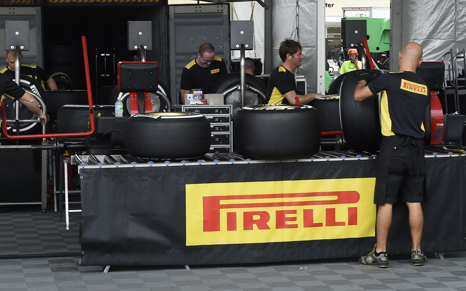 Pirelli chce být ve zvyšování rychlostí monopostů obezřetné