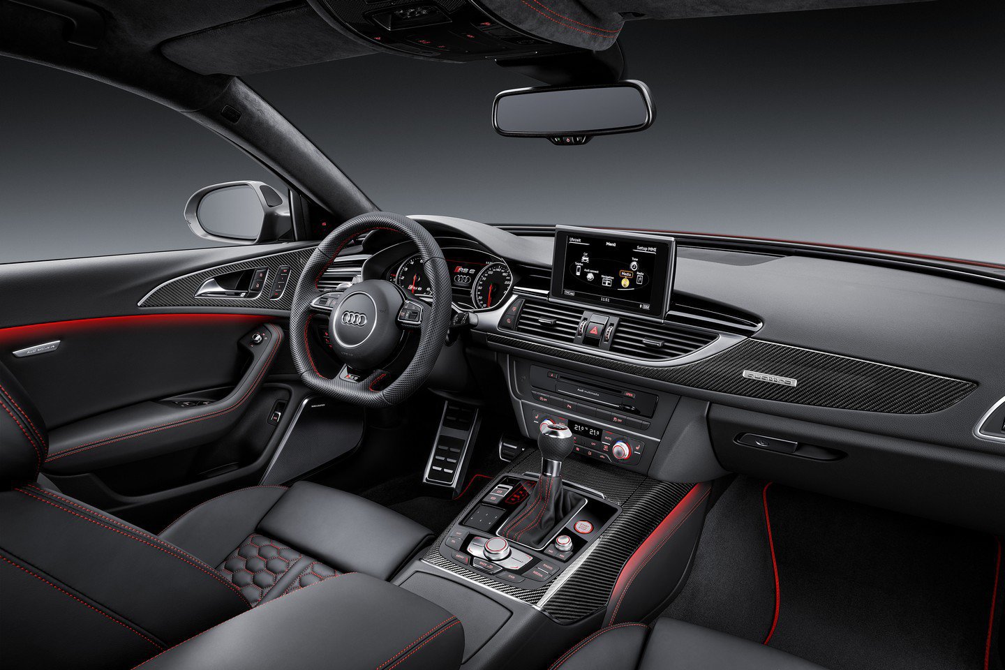 Interiér ozvláštňují karbonové dekory, Audi RS6 Avant performance.