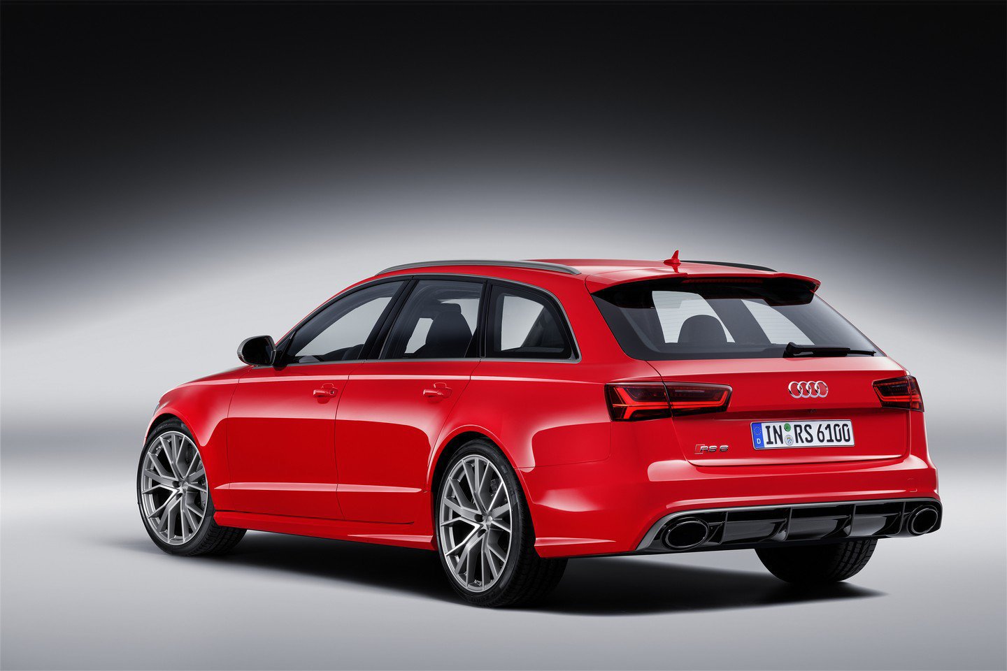 Přes týden do školy, o víkendu na okruh, Audi RS6 Avant performance.