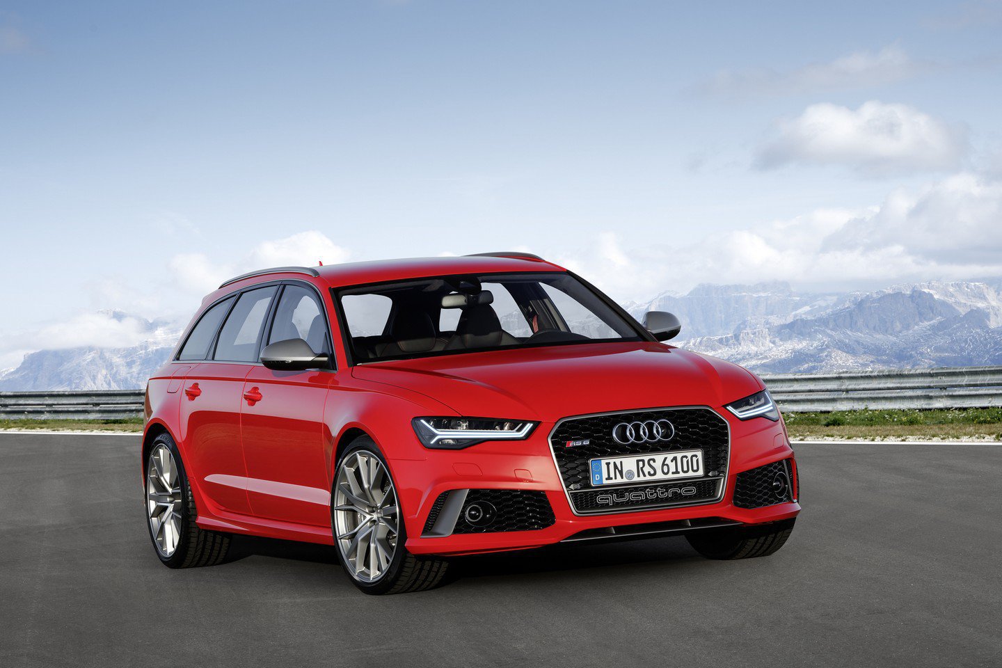 Pohon všech kol je samozřejmostí, Audi RS6 Avant performance.