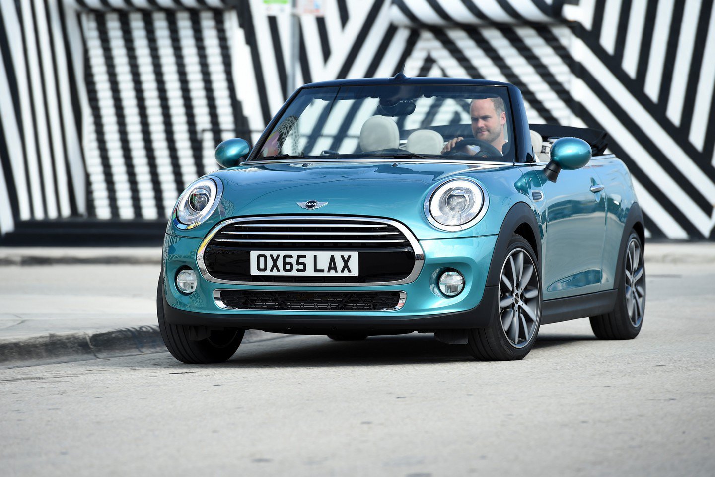 Mini Cabrio.