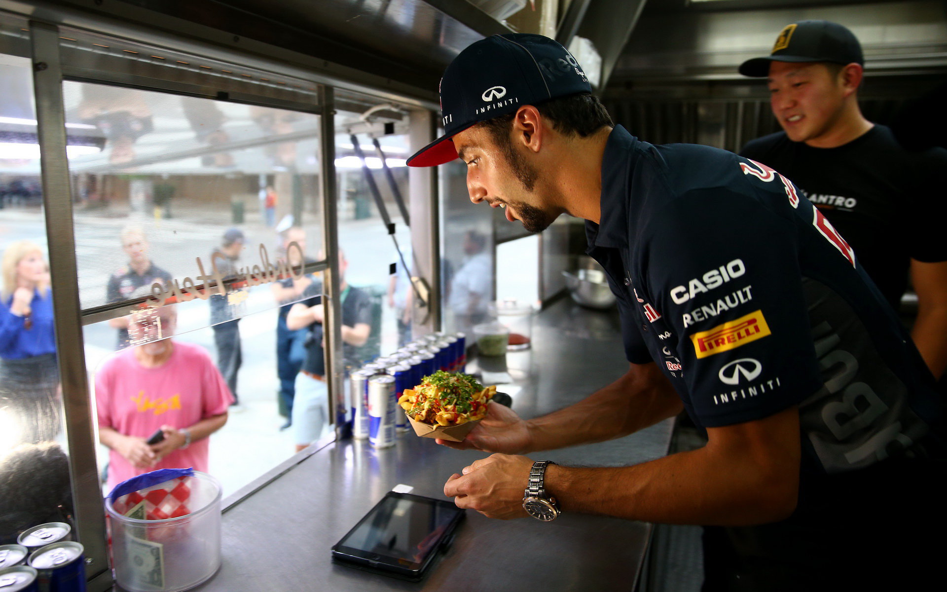 Daniel Ricciardo tráví volný čas v Austinu