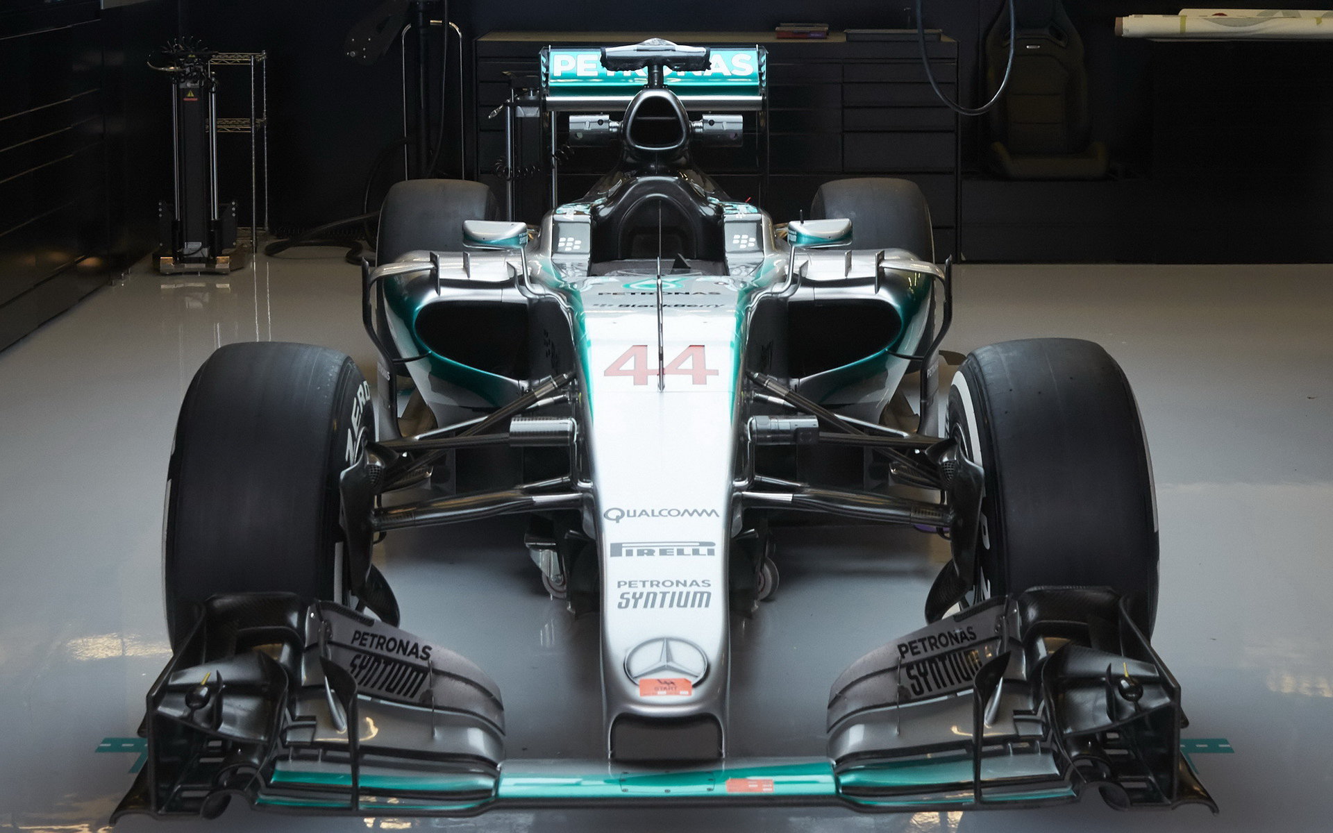 Vůz Mercedes F1 W06 Hybrid v Austinu