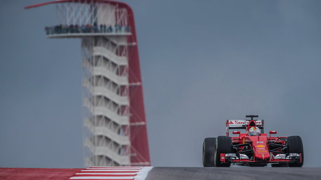 Sebastian Vettel s Ferrari v Austinu