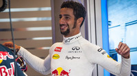 Daniel Ricciardo se rozcvičuje v Austinu