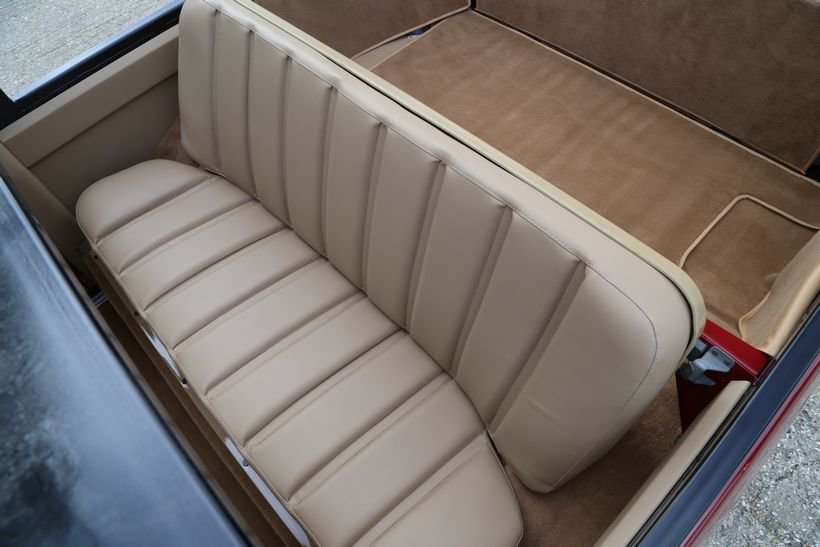 Pro zadní cestující je připravena lavice, Range Rover Convertible.