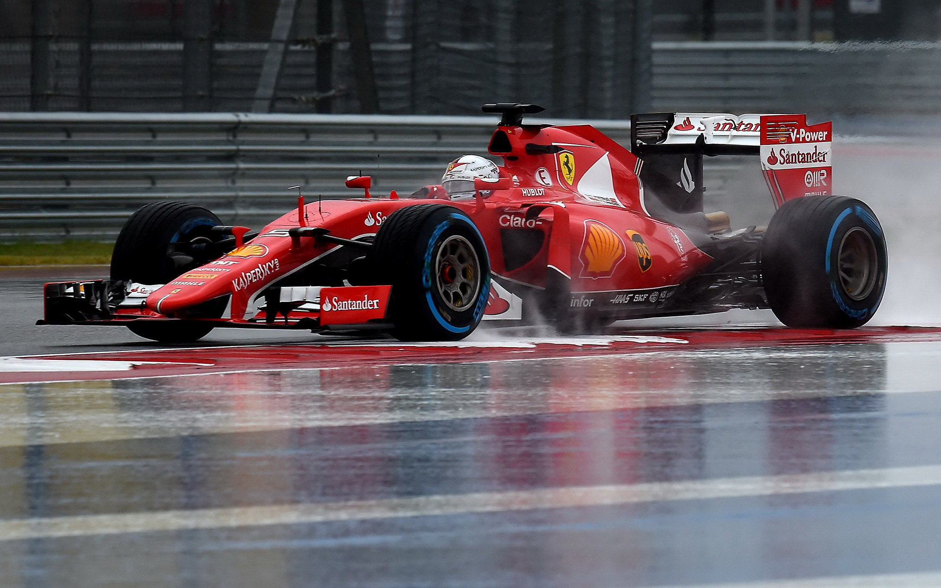 Ferrari a Red Bull vyšlou do Francie své závodní jezdce