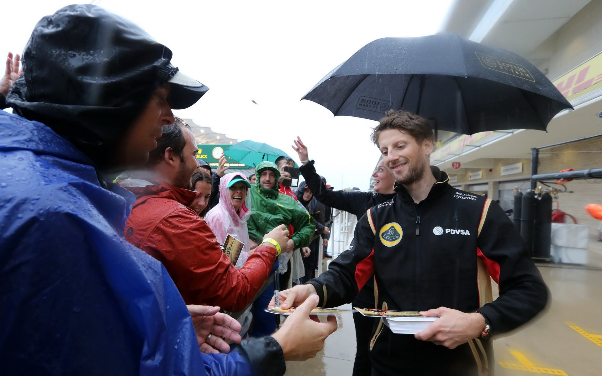 Romain Grosjean si svých fanoušků umí vážit