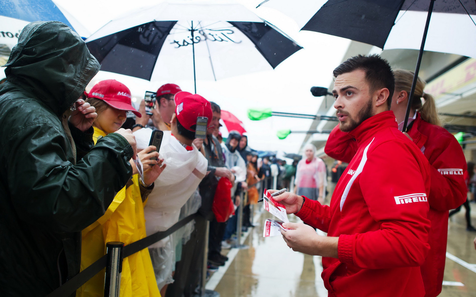 Will Stevens při autogramiádě v Austinu