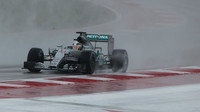 Lewis Hamilton za deště v Austinu