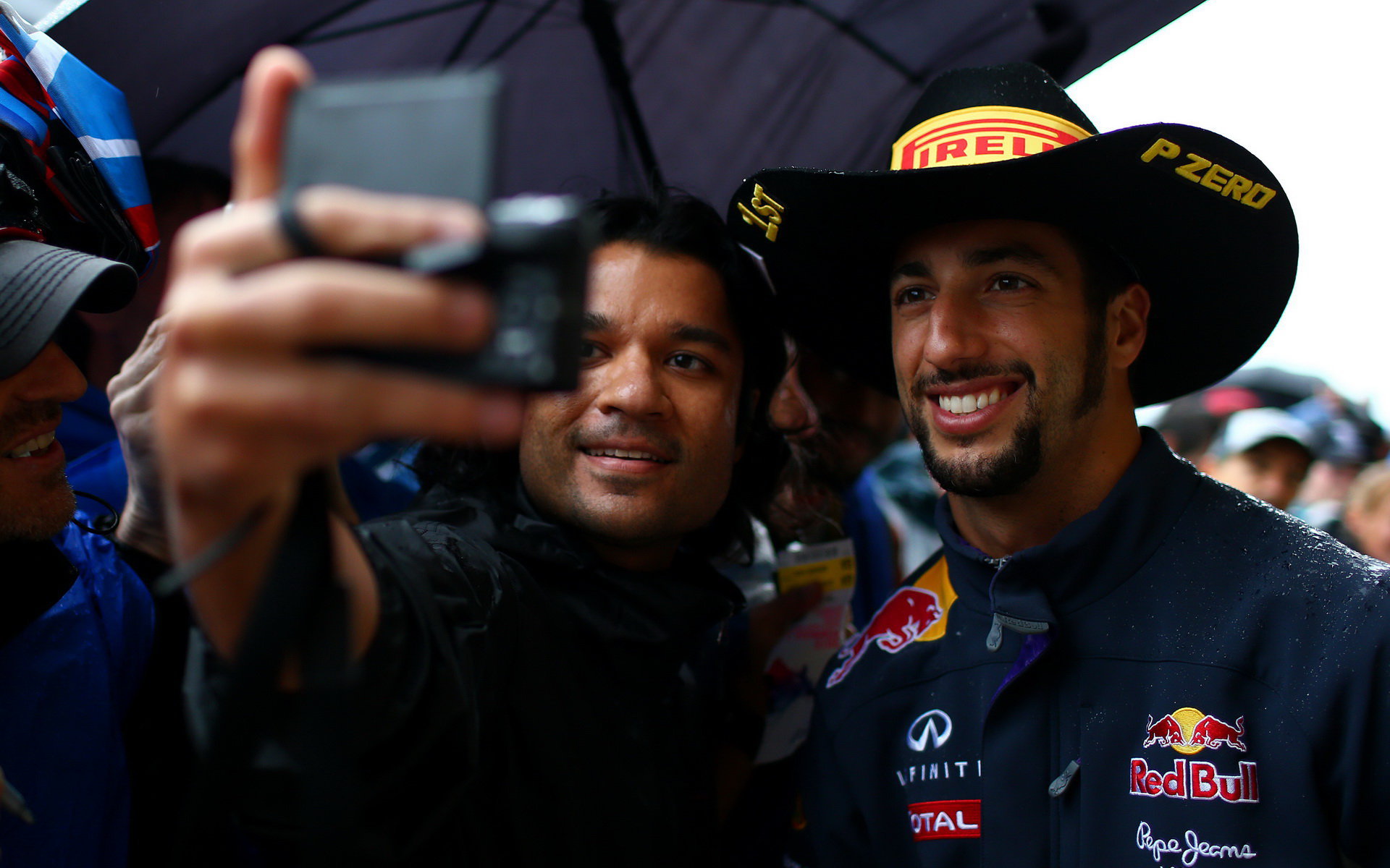 Daniel Ricciardo při autogramiádě v Austinu