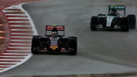 Carlos Sainz a Nico Rosberg v Austinu