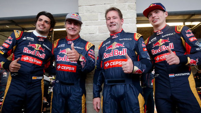 Otcové se svými syny, Sainz vs Verstappen v Austinu