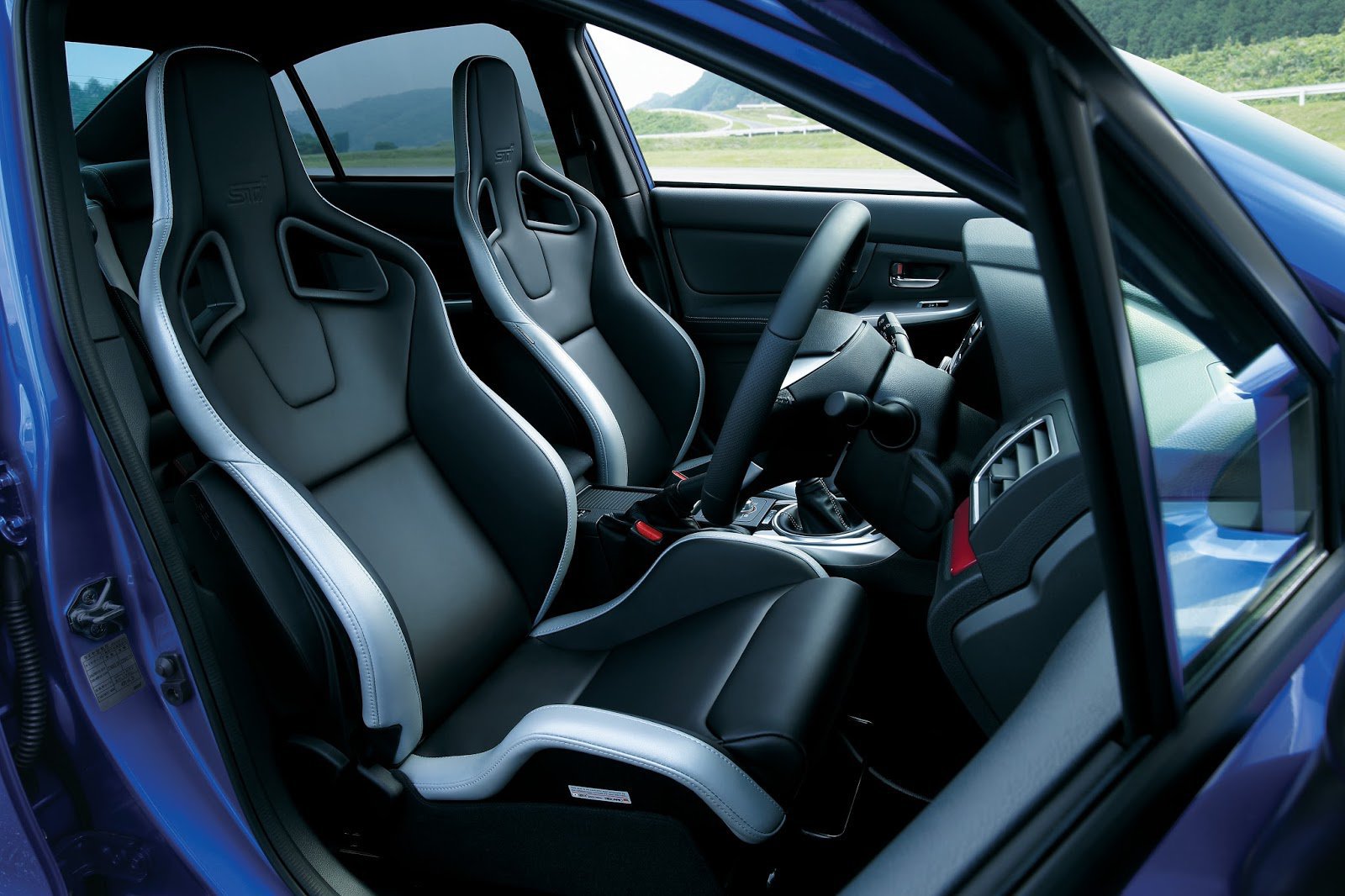 Anatomická sedadla Recaro, čalouněná kůží, Subaru WRX STi S207.