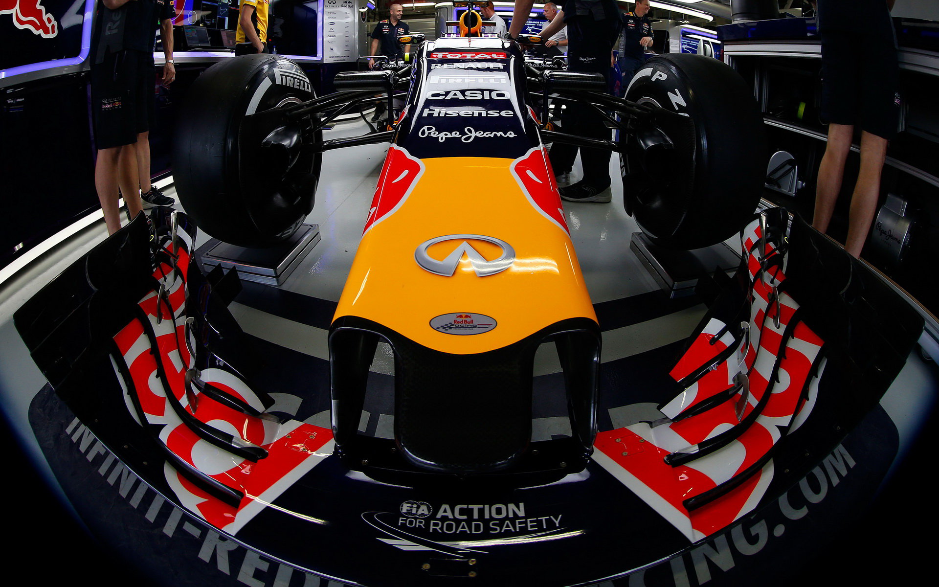 Přední křídlo vozu Red Bull RB11 - Renault v Mexiku