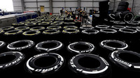 Připrava pneumatik Pirelli