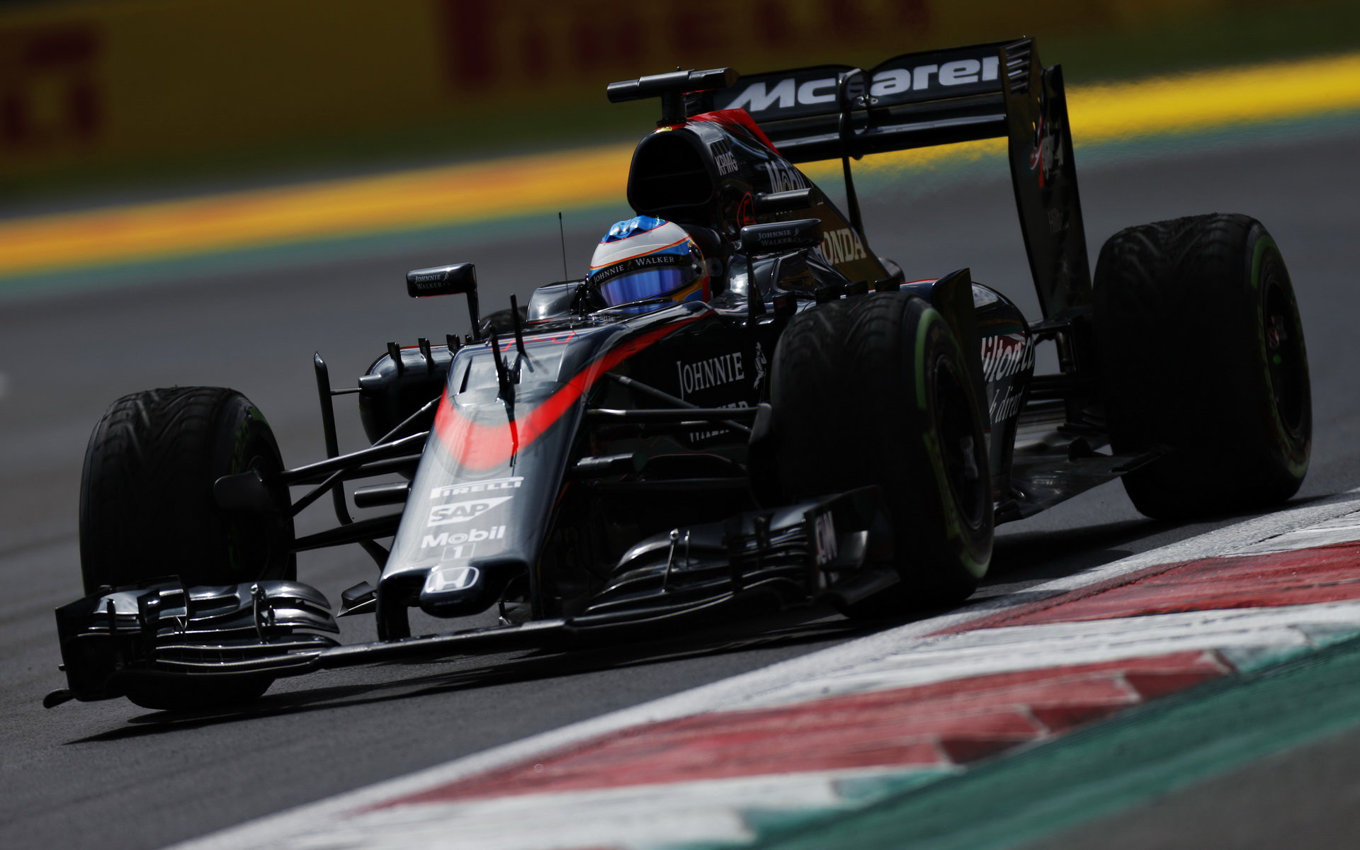 Alonso připouští, že své výkony musí příští rok zlepšit i on