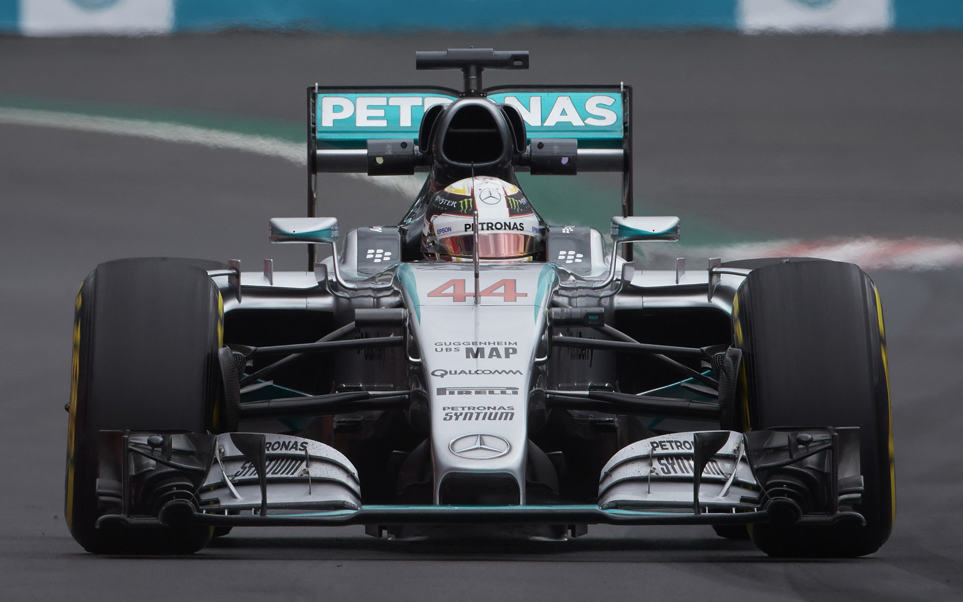 Lewis Hamilton v Mexiku