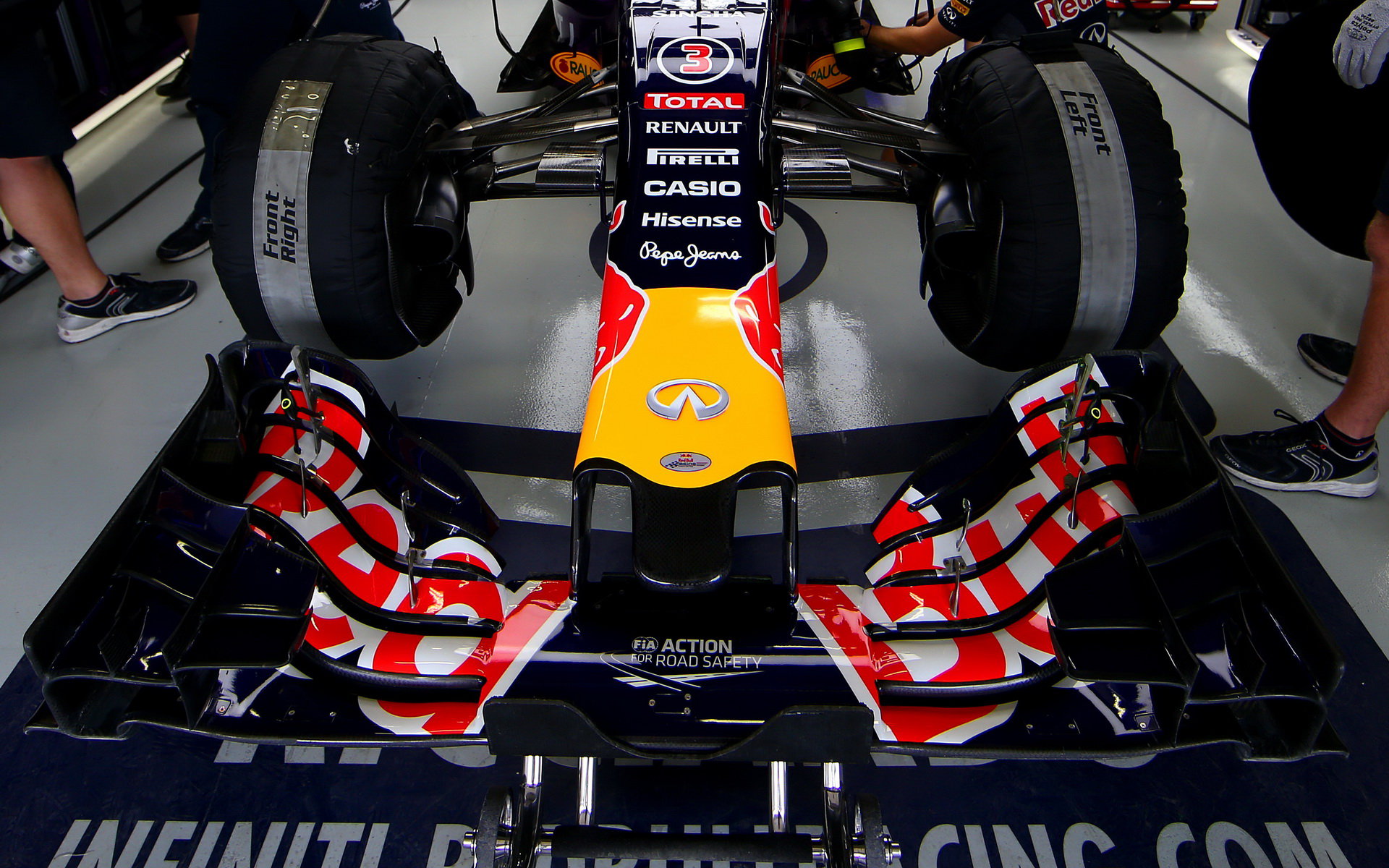 Přední křídlo vozu Red Bull RB11 - Renault v Mexiku