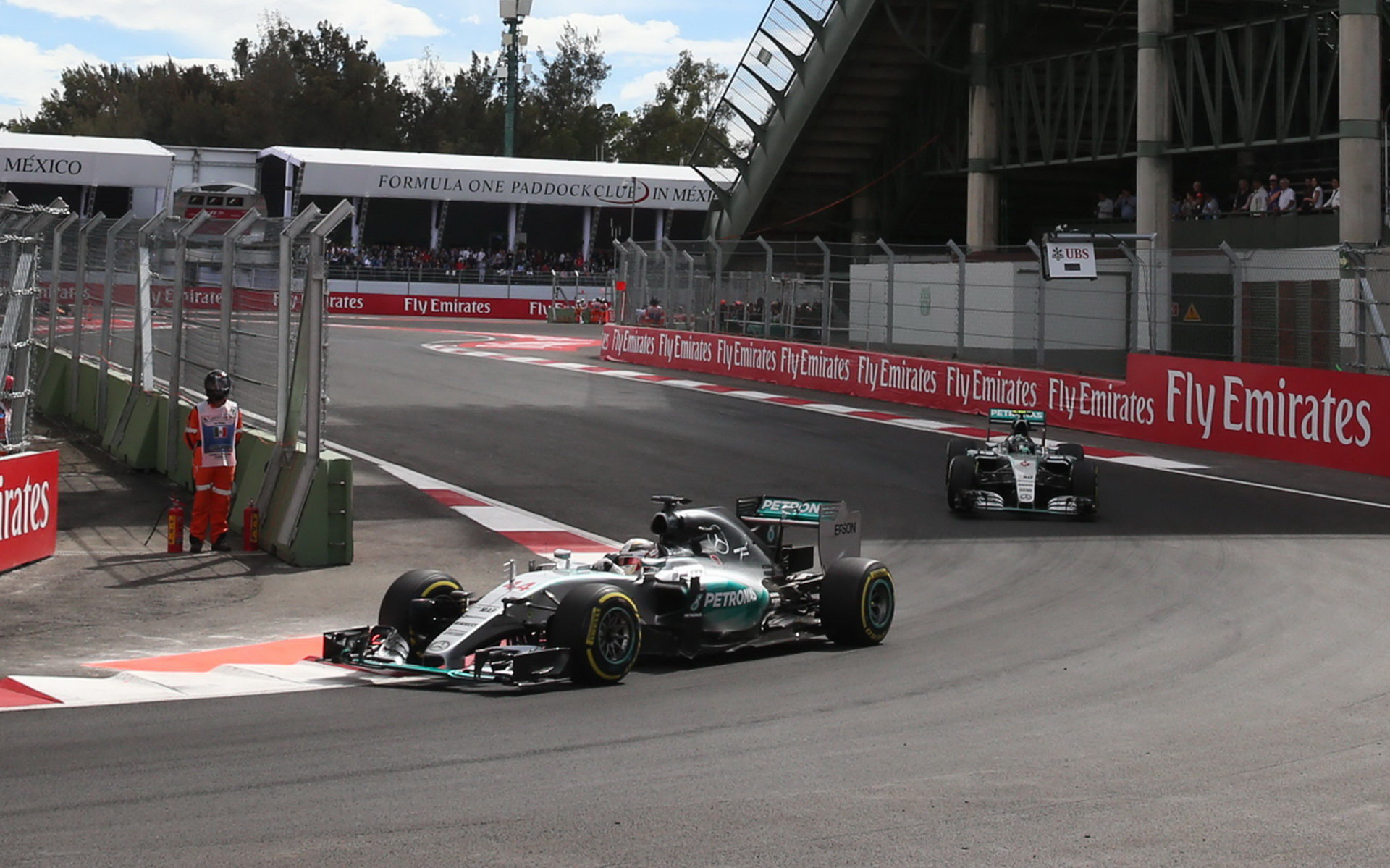 Lewis Hamilton a Nico Rosberg v Mexiku