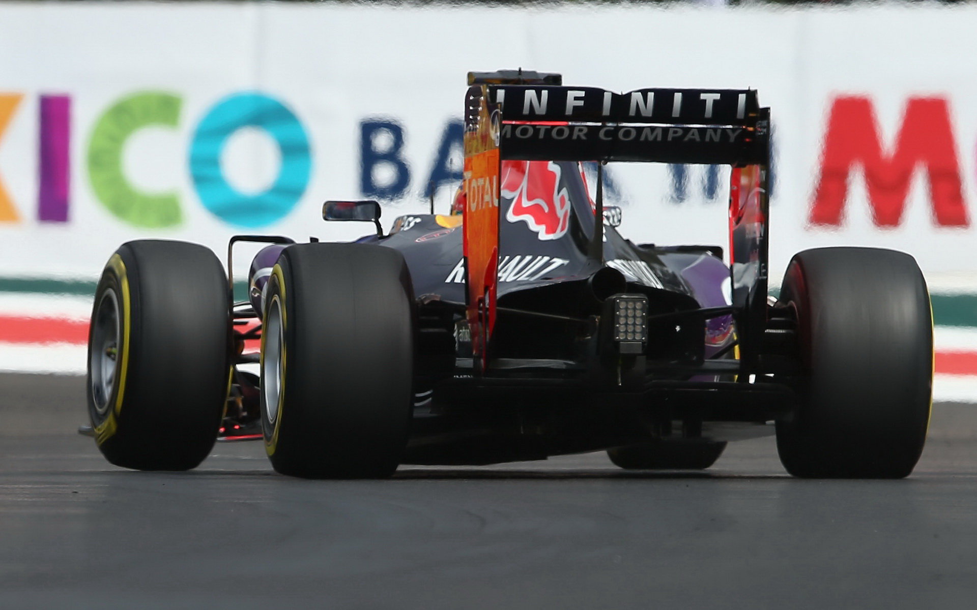 Renault chce s vylepšenou pohonnou jednotkou v posledních dvou závodech sezóny skončit na pódiu