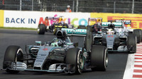 Nico Rosberg a Lewis Hamilton v Mexiku