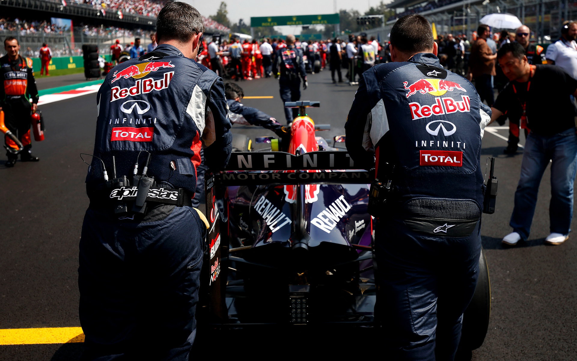 Red Bull zůstává v F1, ještě ale musí vyřešit motor