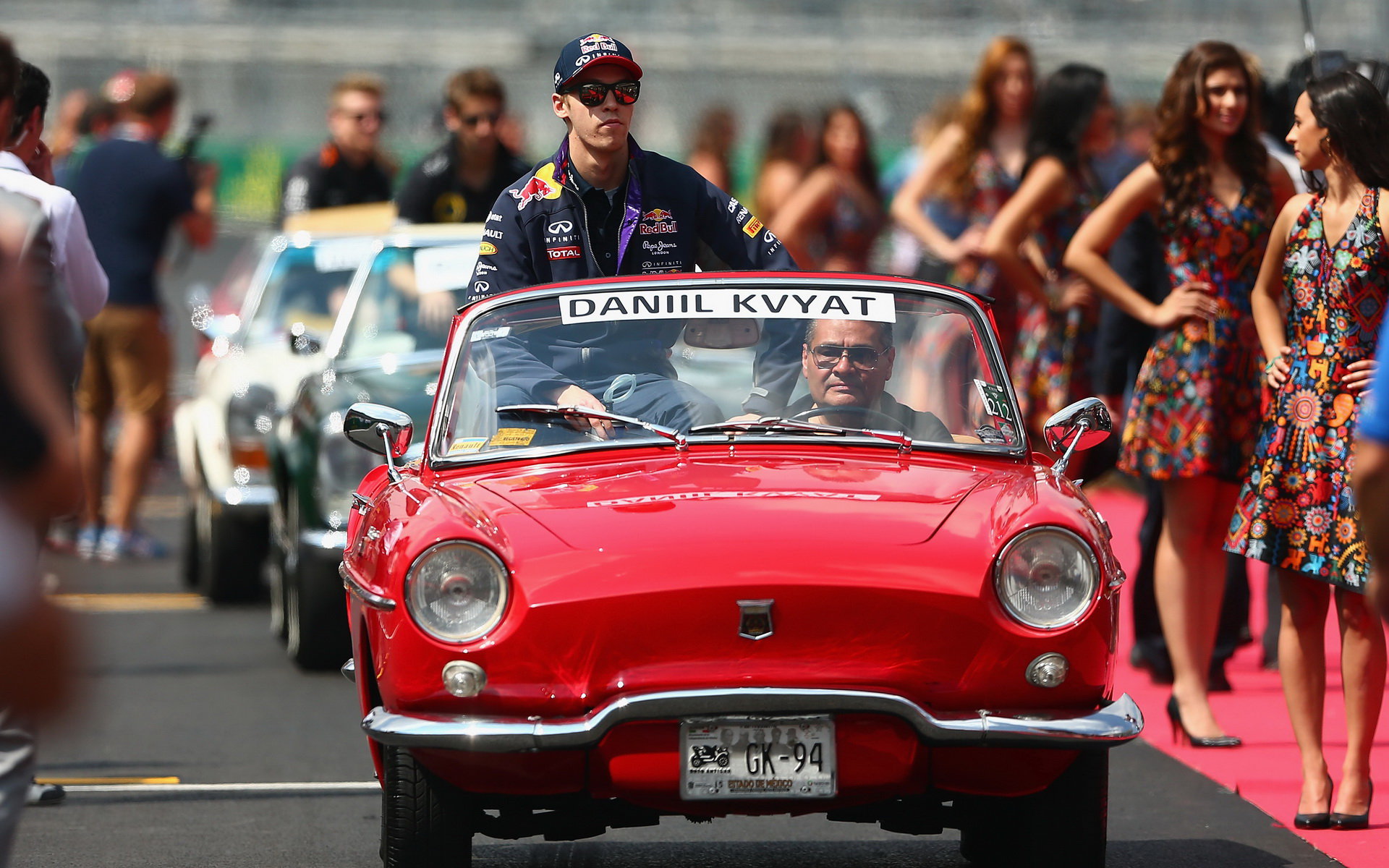 Daniil Kvjat byl nejlepším pilotem Renaultu v Mexiku, které oslnilo svým nadšením pro F1