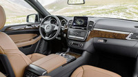 Nový volant a vylepšený infotainment, Mercedes-Benz GLS 350 d 4Matic.