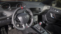 I-cockpit včetně malého sportovního volantu, Peugeot 308 GTi.
