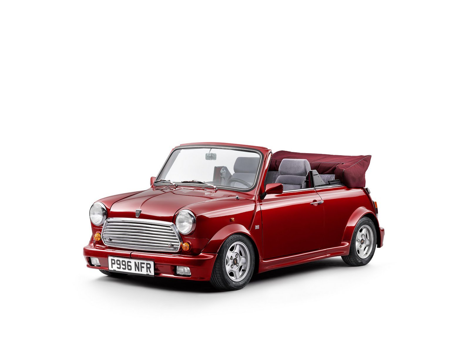 Odříznout střechu byl nápad německého dealerství, Mini Cabrio první generace.