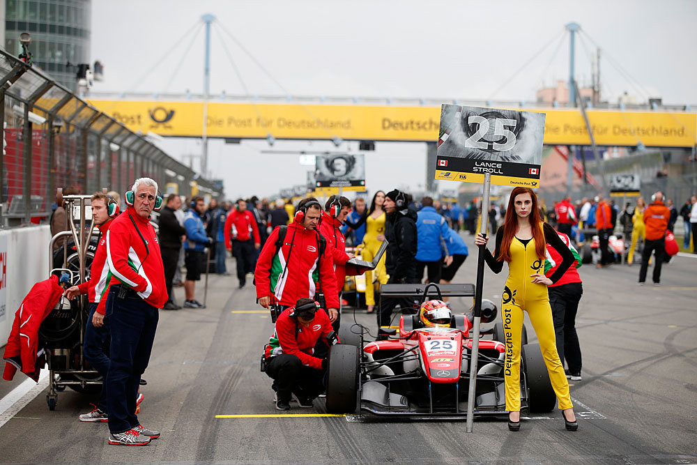 Lance Stroll na startovním roštu ve Formuli 3