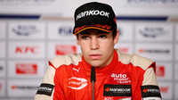 Prosadí se do F1 další nadějný mladík?