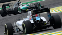 Lewis Hamiltona a Valtteri Bottas v Brazílii