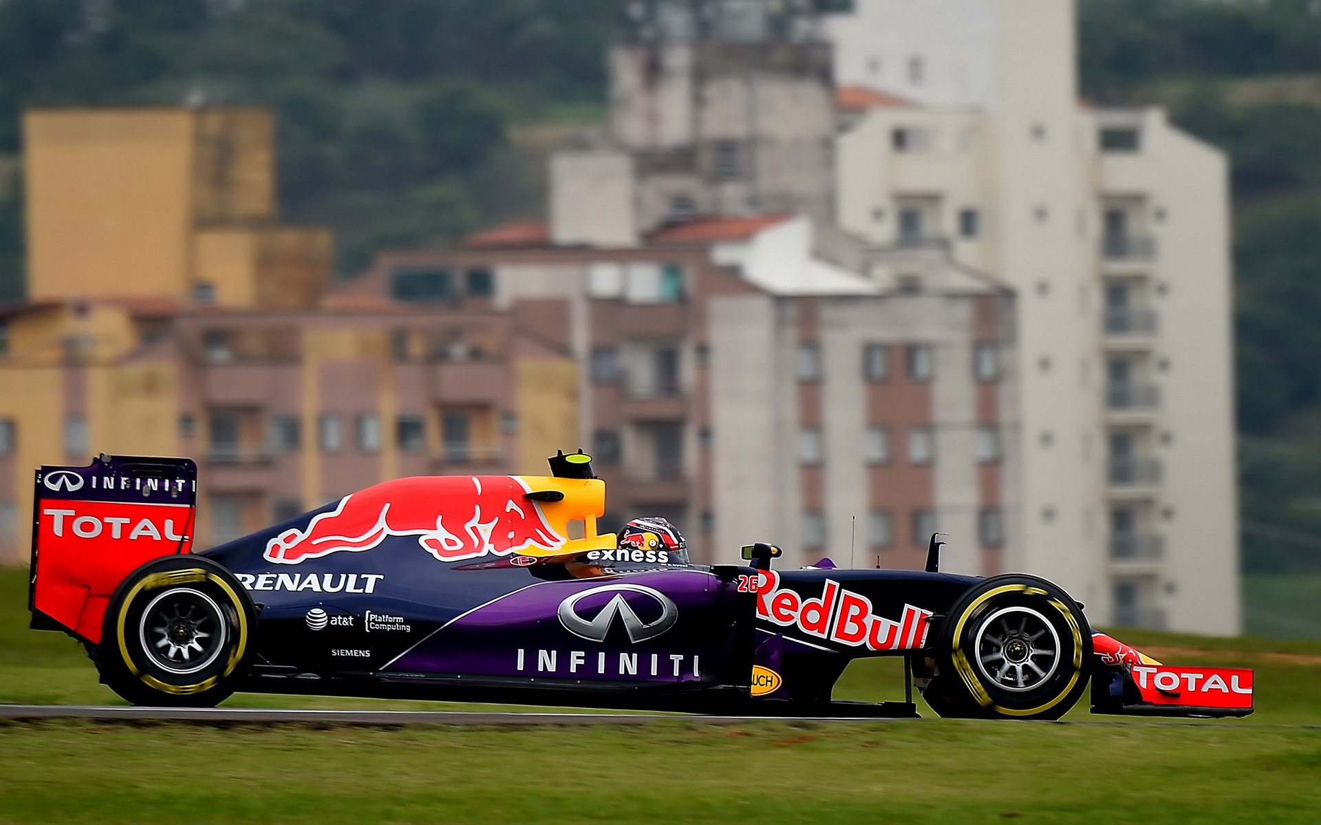 Renault se nebrání prodloužení spolupráce s Red Bullem, prioritu má však jeho tovární tým